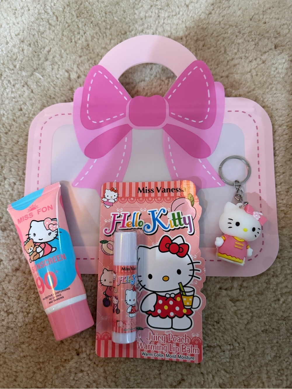 Hello Kitty Gift Set- this is for 1 gift set not the pair - Picture 3 of 5